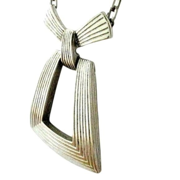 Vintage Doorknocker Pendant Necklace - Abstract Design - 90s Statement Jewelry - Picture 4 of 5